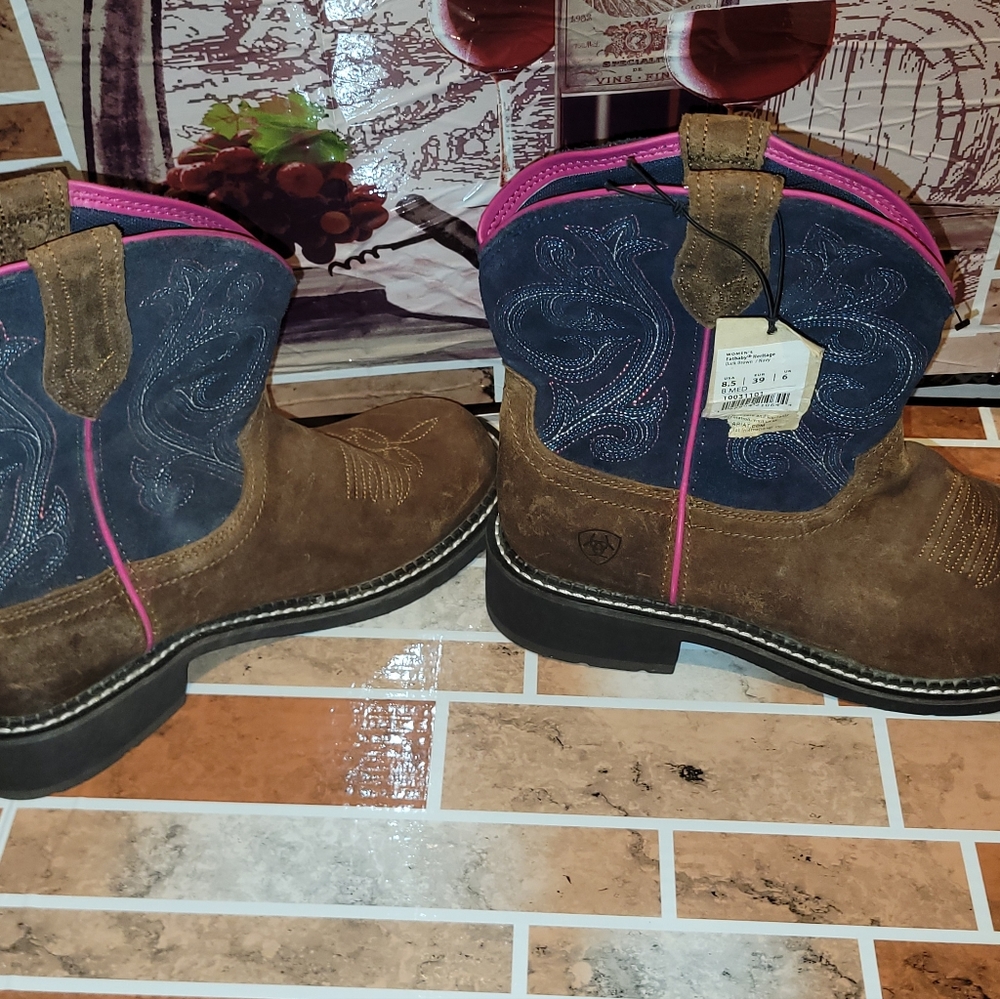 Brand-new ariat boots size 8.5 with tags